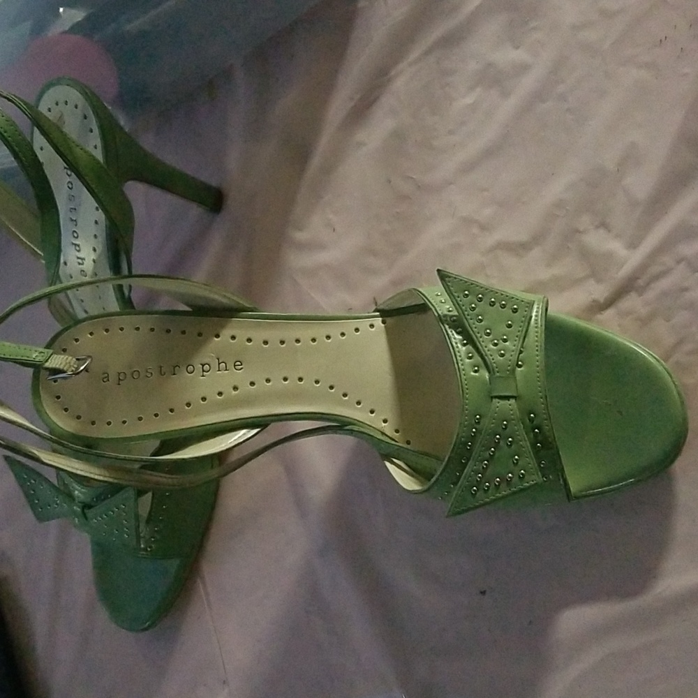 Green heels with Gold accent